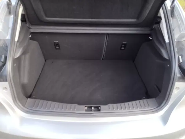 Ford Focus 2018 - 9999 EUR, 160000 km - AUTO.MOTO.pt - 160000km - foto 14 de 30