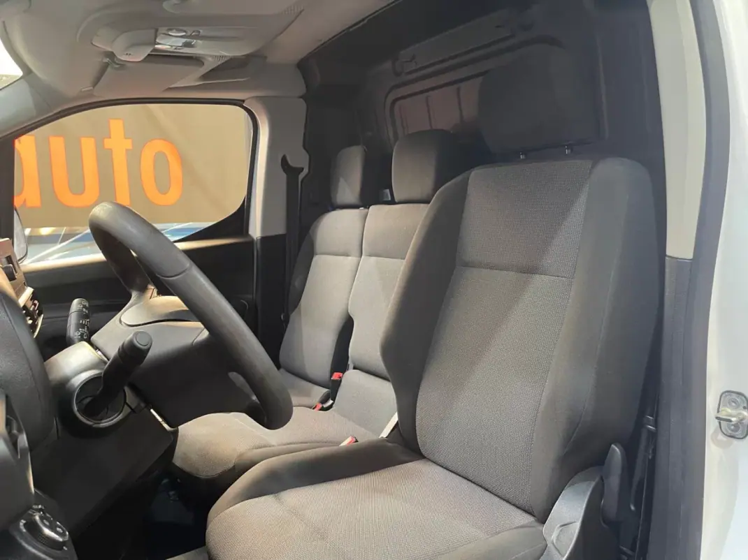 Opel COMBO 2023 - 16899 EUR, 23000 km - 23000km - foto 25 de 38
