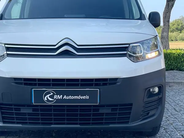 Citroën Berlingo 2021 - 12300 EUR, 118000 km - AUTO.MOTO.pt - 118000km - foto 13 de 38