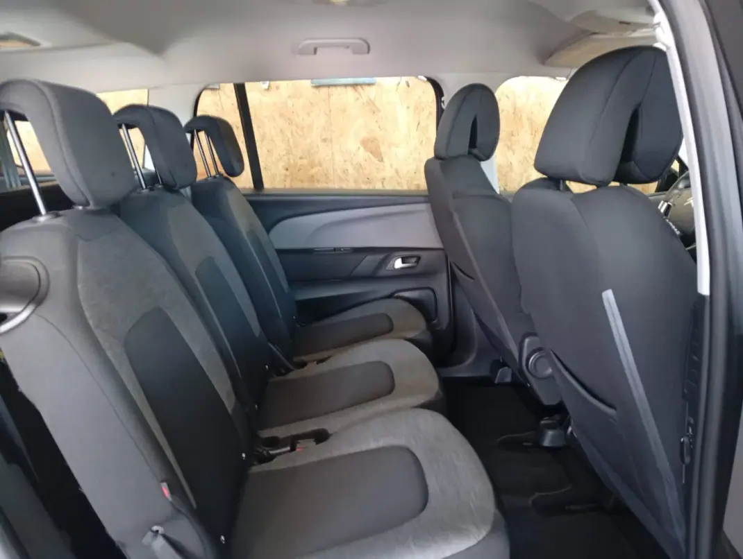 Citroën C4 Spacetourer 2021 - 18900 EUR, 81600 km - AUTO.MOTO.pt - 81600km - foto 17 de 20