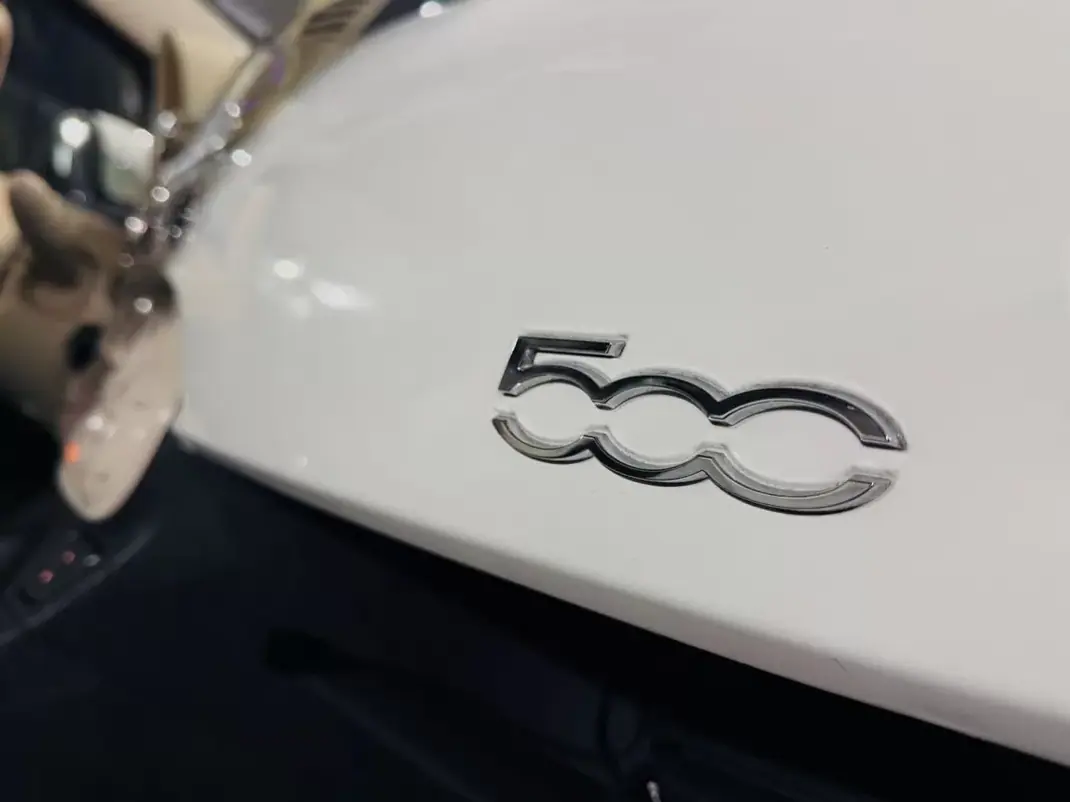 Fiat 500 2015 - 10900 EUR, 127625 km - AUTO.MOTO.pt - 127625km - foto 24 de 29