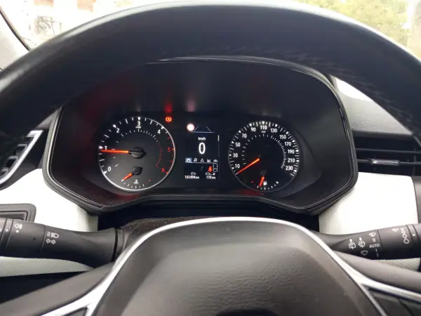 Renault Clio 2022 - 14990 EUR, 161494 km - 161494km - foto 9 de 10