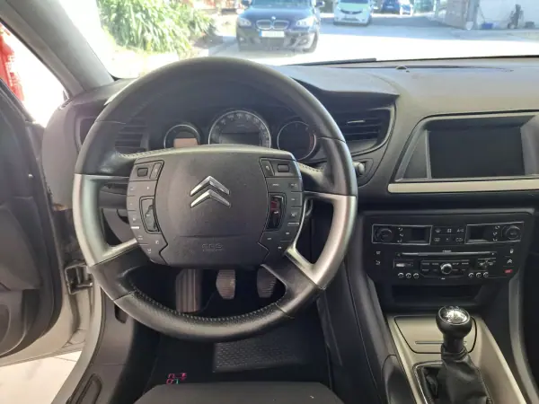 Citroën C5 Tourer 2011 - 5450 EUR, 337759 km - AUTO.MOTO.pt - 337759km - foto 9 de 13