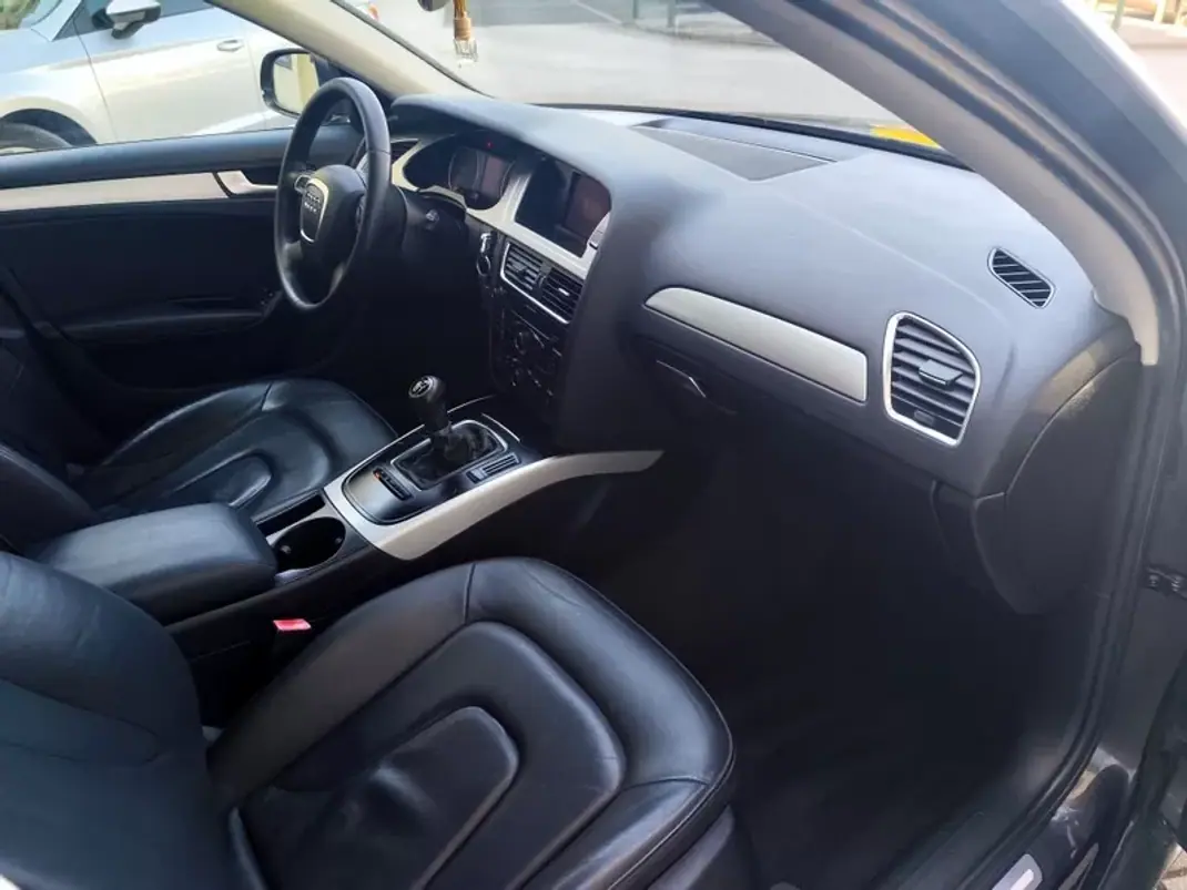 Audi A4 Avant 2010 - 10980 EUR, 243000 km - 243000km - foto 8 de 33