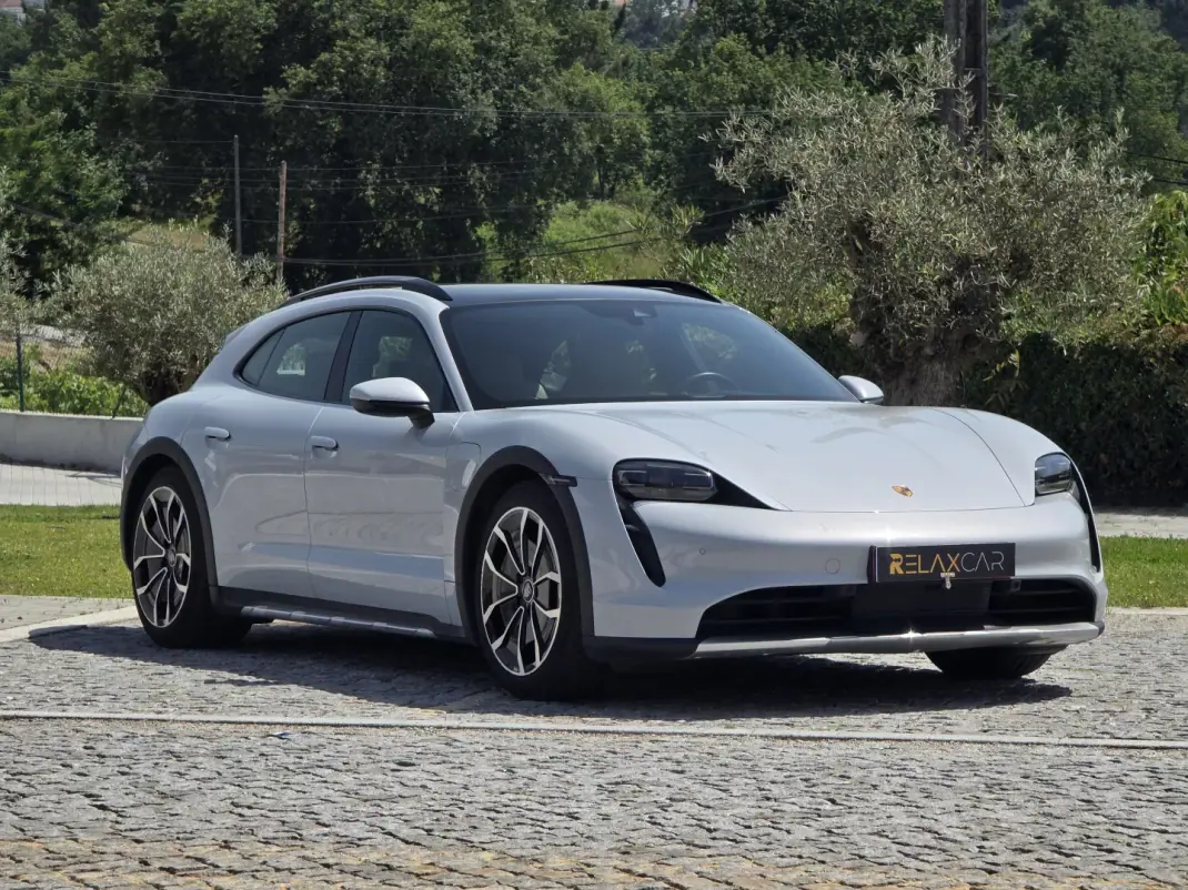 Porsche Taycan Cross Turismo 2021 - 65499 EUR, 59000 km - AUTO.MOTO.pt - 59000km - foto 4 de 40