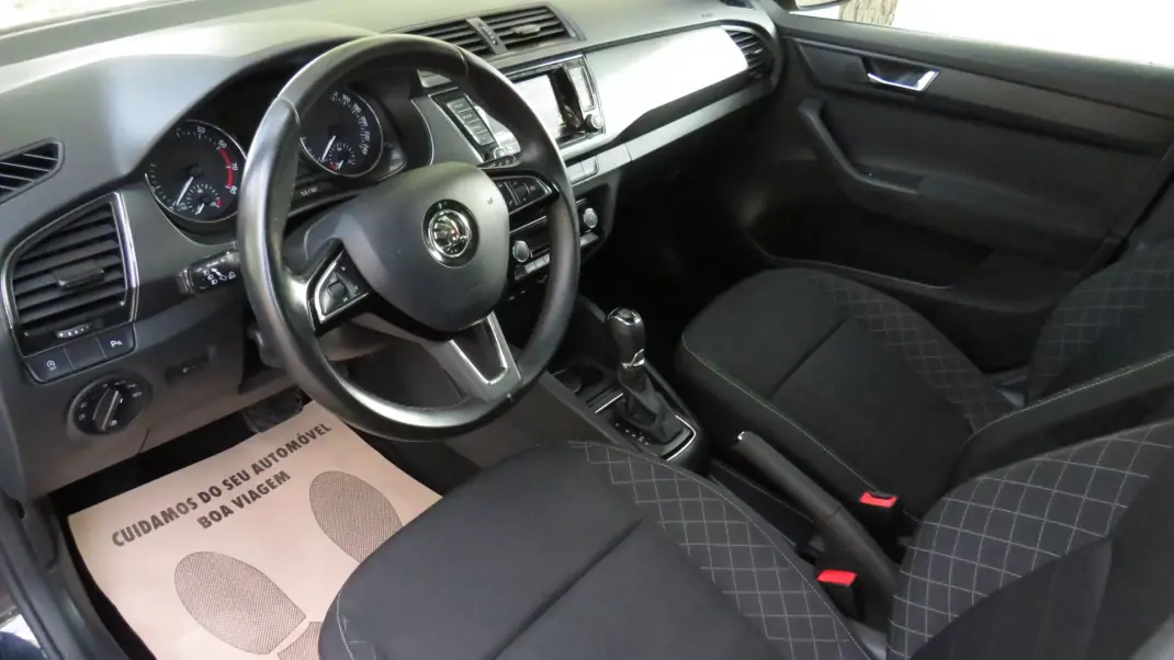 Skoda Fabia Break 2015 - 11800 EUR, 116000 km - 116000km - foto 19 de 29