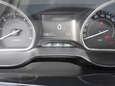 Peugeot 2008 2013 - 9900 EUR, 158211 km - AUTO.MOTO.pt - 158211km - foto 12 de 12