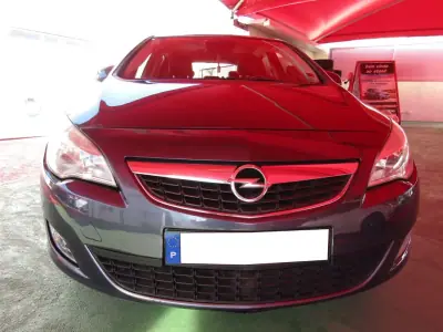 Opel Astra 2010 - 6950 EUR, 275200 km - 275200km - foto 19 de 21