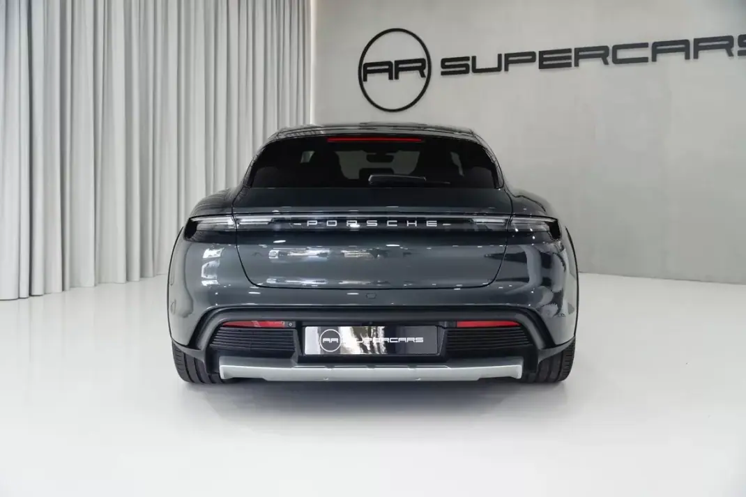 Porsche Taycan Cross Turismo 2022 - 63950 EUR, 45941 km - 45941km - foto 14 de 52