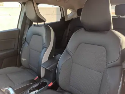 Renault Captur 2019 - 19500 EUR, 119000 km - AUTO.MOTO.pt - 119000km - foto 10 de 15