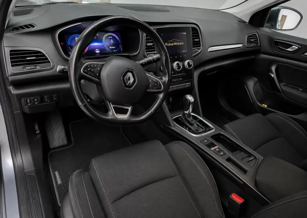 Renault Mégane E-Tech 2021 - 20960 EUR, 74026 km - AUTO.MOTO.pt - 74026km - foto 6 de 12