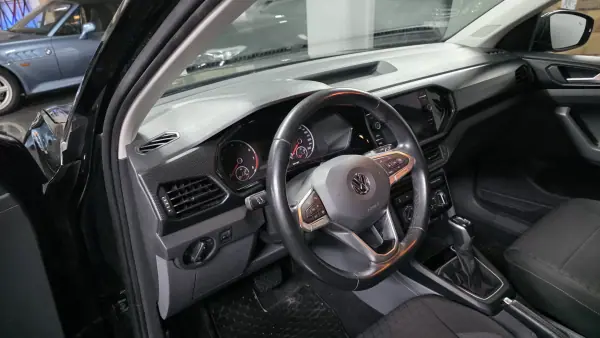 Volkswagen T-Cross 2020 - 17490 EUR, 120000 km - AUTO.MOTO.pt - 120000km - foto 5 de 35