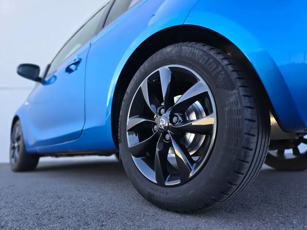 Opel Adam 2019 - 11900 EUR, 38000 km - AUTO.MOTO.pt - 38000km - foto 8 de 36