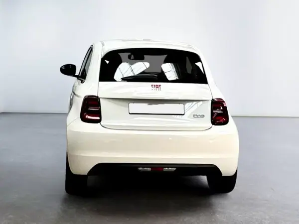 Fiat 500e 2022 - 14990 EUR, 10540 km - 10540km - foto 6 de 53