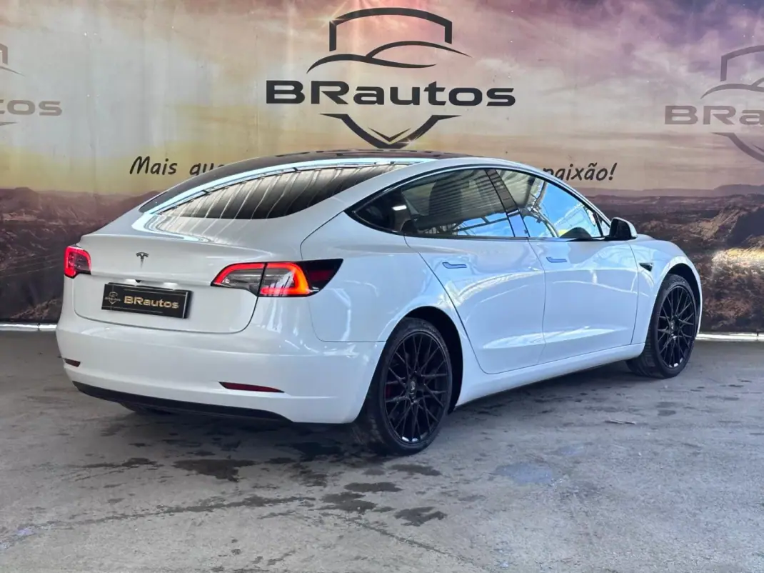 Tesla Model 3 2020 - 20900 EUR, 170759 km - AUTO.MOTO.pt - 170759km - foto 6 de 20