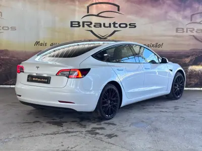 Tesla Model 3 2020 - 20900 EUR, 170759 km - AUTO.MOTO.pt - 170759km - foto 6 de 20