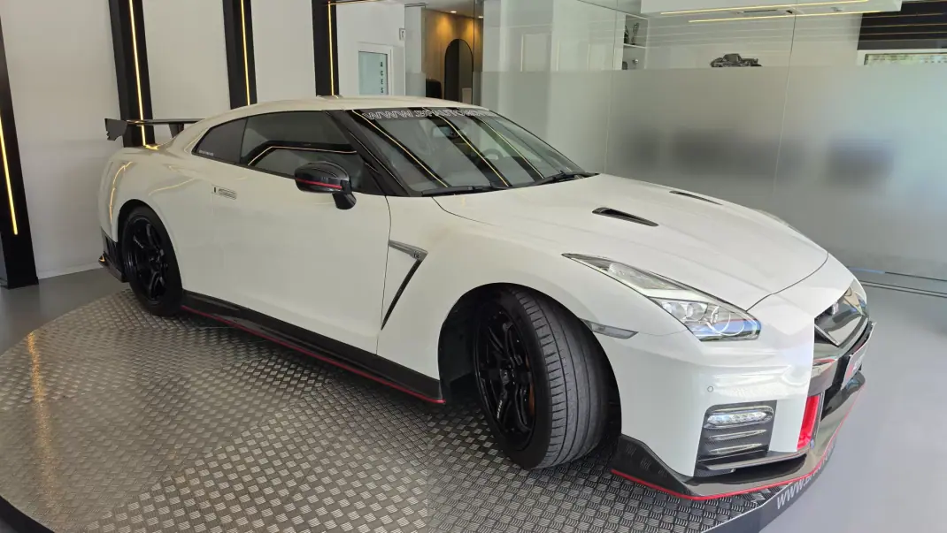 Nissan GT-R 2017 - 300000 EUR, 30685 km - 30685km - foto 20 de 69