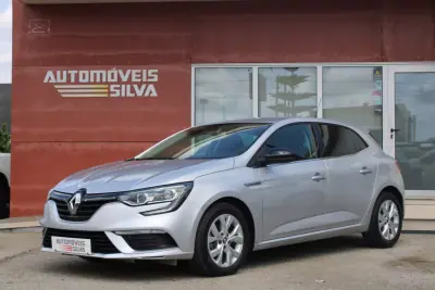 Renault Mégane 2020 - 13990 EUR, 180000 km - AUTO.MOTO.pt - 180000km - foto 2 de 29