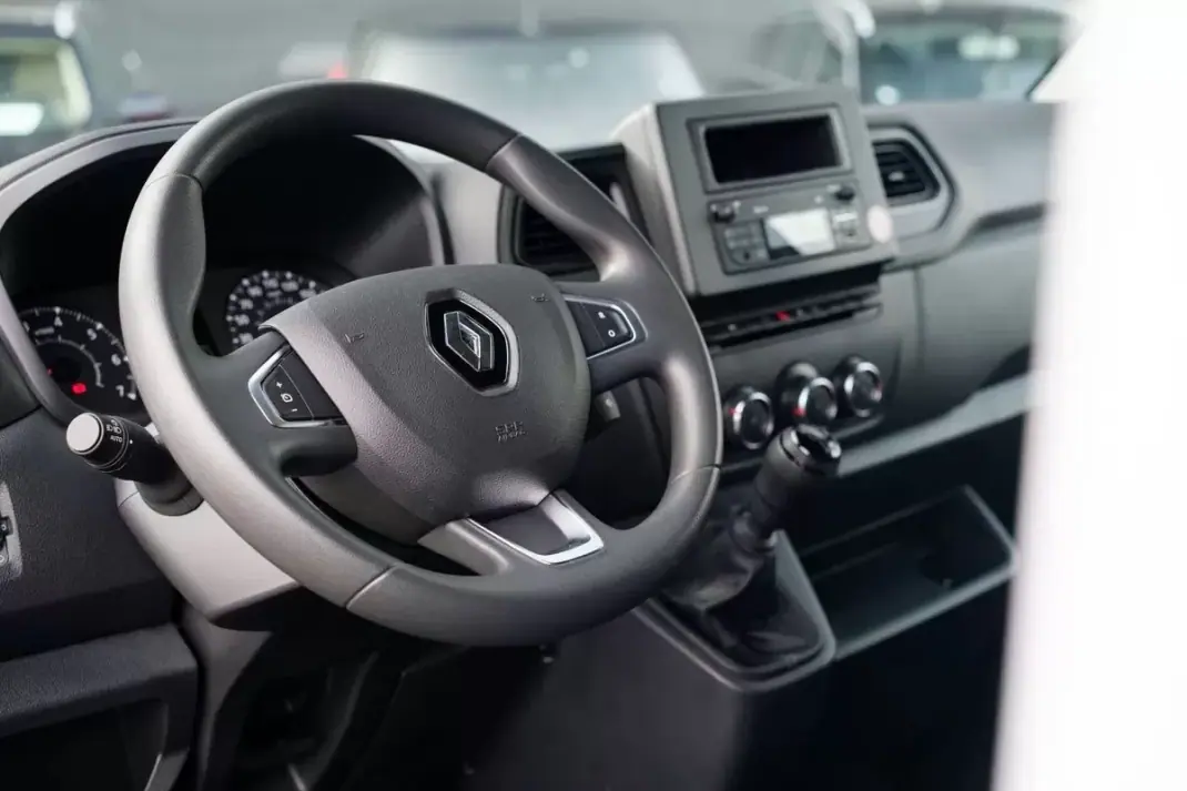 Renault MASTER 2.2DCI CAIXA ABERTA 2023 - 22750 EUR, 166000 km - AUTO.MOTO.pt - 166000km - foto 15 de 20