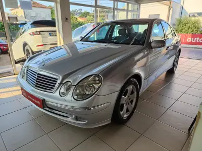 Mercedes-Benz E 220 2003 - 5500 EUR, 500000 km - AUTO.MOTO.pt - 500000km - foto 5 de 37