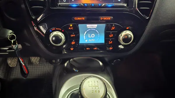 Nissan Juke 2017 - 14250 EUR, 125835 km - AUTO.MOTO.pt - 125835km - foto 31 de 44
