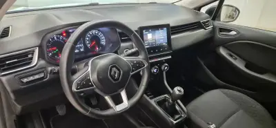 Renault Clio 2021 - 13990 EUR, 48453 km - AUTO.MOTO.pt - 48453km - foto 17 de 39