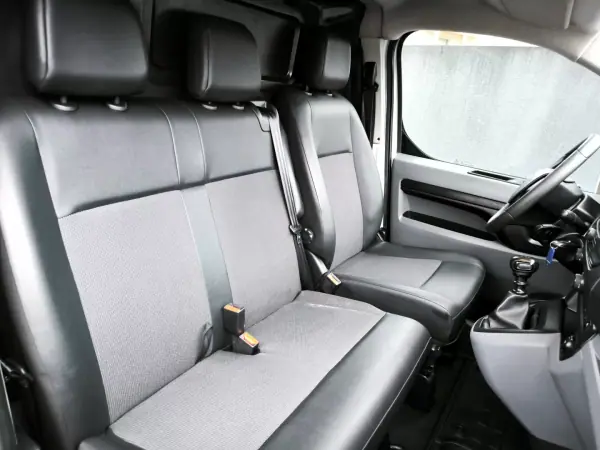 Peugeot Expert 1.5 BlueHdi L2H1 Pro Standard 2020 - 17950 EUR, 105997 km - AUTO.MOTO.pt - 105997km - foto 23 de 46
