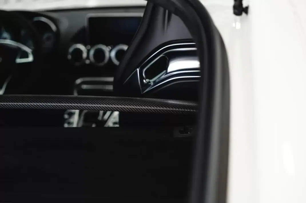 Mercedes-Benz AMG GT 2015 - 99950 EUR, 46786 km - 46786km - foto 51 de 59