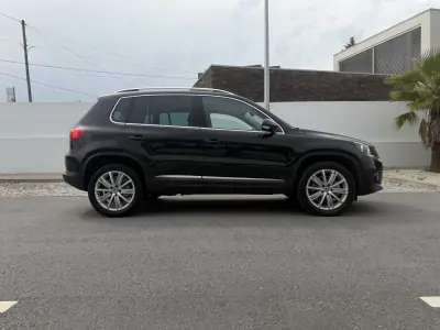 Volkswagen Tiguan 2011 - 13800 EUR, 147290 km - AUTO.MOTO.pt - 147290km - foto 3 de 26