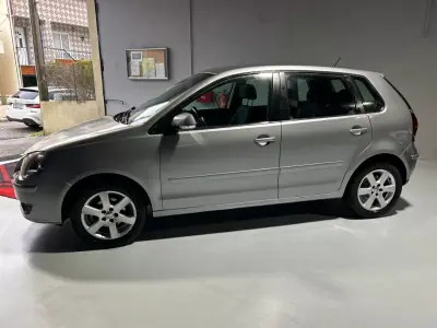 Volkswagen Polo 2009 - 6000 EUR, 189000 km - AUTO.MOTO.pt - 189000km - foto 2 de 21