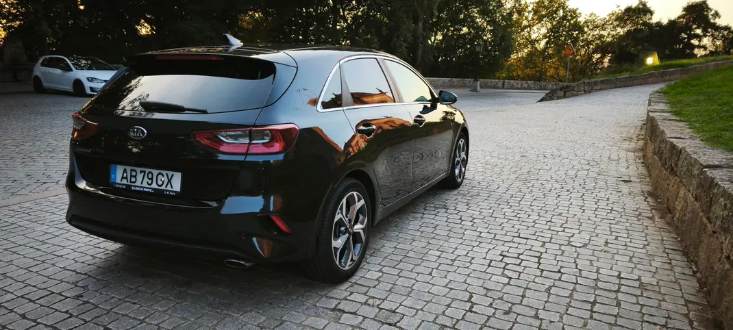 Kia Ceed 2020 - 13800 EUR, 53000 km - 53000km - foto 10 de 12