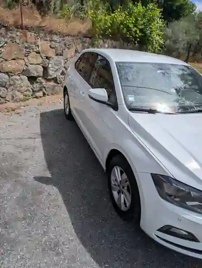 Volkswagen Polo 2020 - 18000 EUR, 98000 km - AUTO.MOTO.pt - 98000km - foto 2 de 11