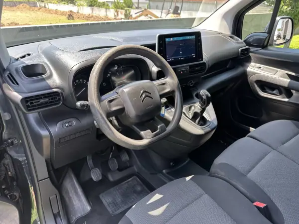 Citroën Berlingo 1.5 Hdi 2020 - 12900 EUR, 120000 km - AUTO.MOTO.pt - 120000km - foto 24 de 53
