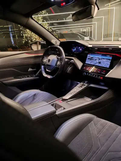 Peugeot 308 2022 - 22750 EUR, 133135 km - AUTO.MOTO.pt - 133135km - foto 3 de 26