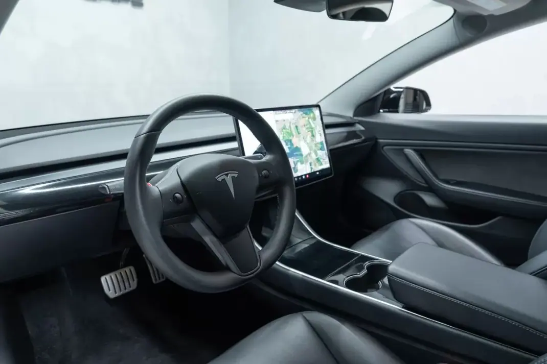 Tesla Model 3 2020 - 30950 EUR, 78000 km - AUTO.MOTO.pt - 78000km - foto 16 de 46