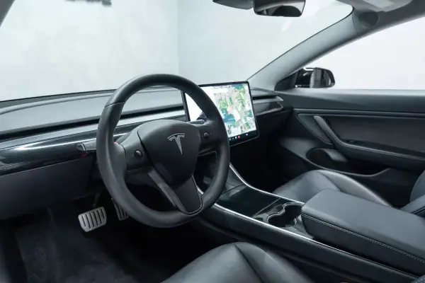 Tesla Model 3 2020 - 30950 EUR, 78000 km - AUTO.MOTO.pt - 78000km - foto 16 de 46