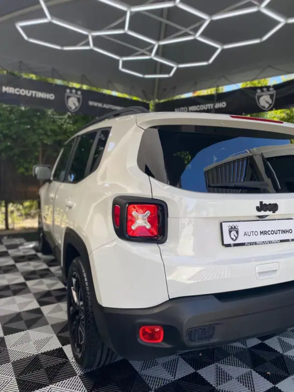 Jeep Renegade 2022 - 17900 EUR, 50000 km - AUTO.MOTO.pt - 50000km - foto 5 de 21