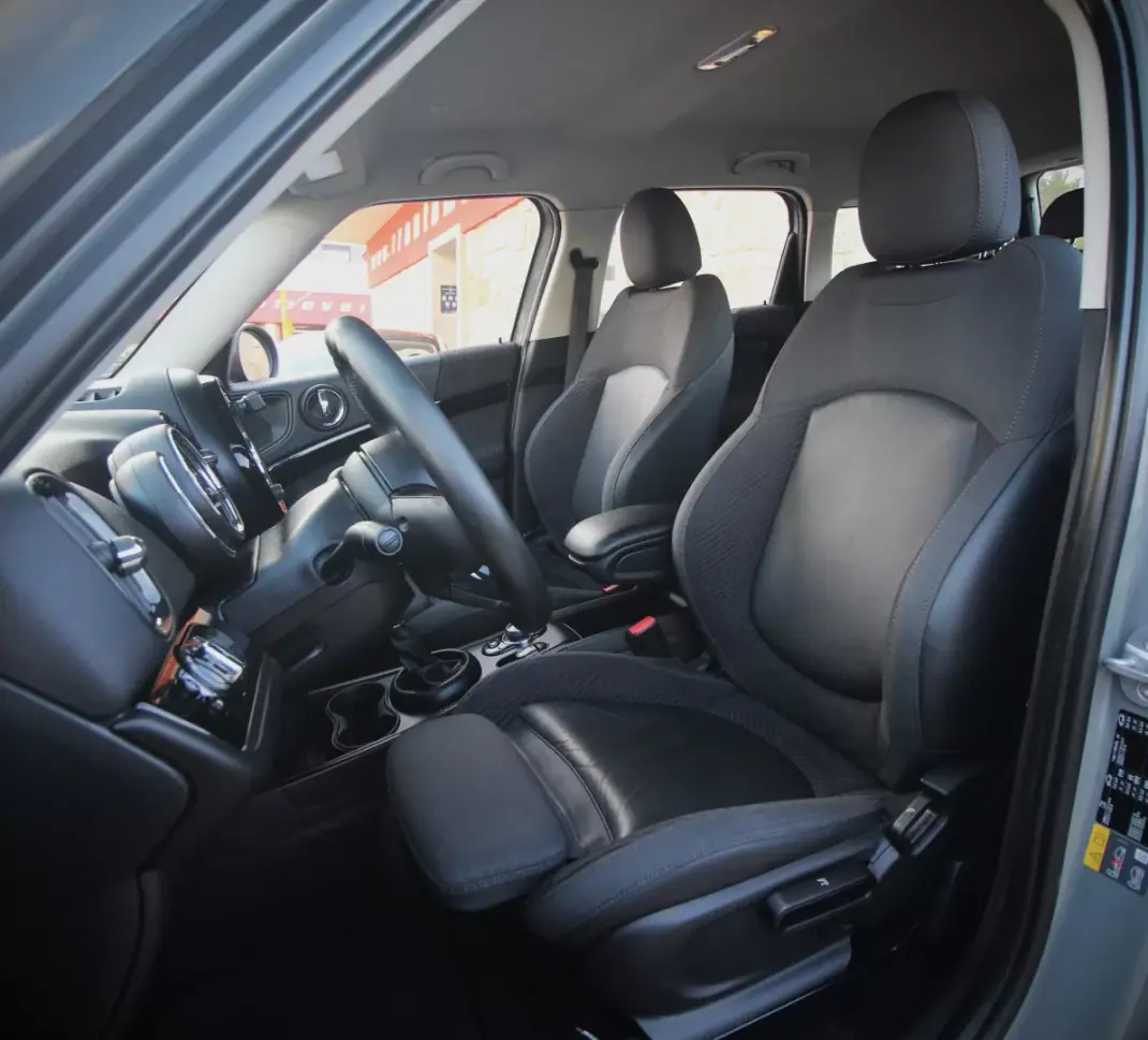 MINI Countryman 2019 - 16990 EUR, 155000 km - AUTO.MOTO.pt - 155000km - foto 7 de 33