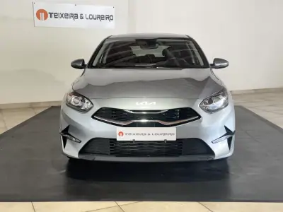Kia Ceed 2025 - 23900 EUR, 506 km - AUTO.MOTO.pt - 506km - foto 2 de 26