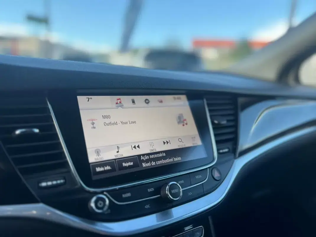 Opel Astra Sports Tourer 2018 - 12984 EUR, 97000 km - AUTO.MOTO.pt - 97000km - foto 12 de 26