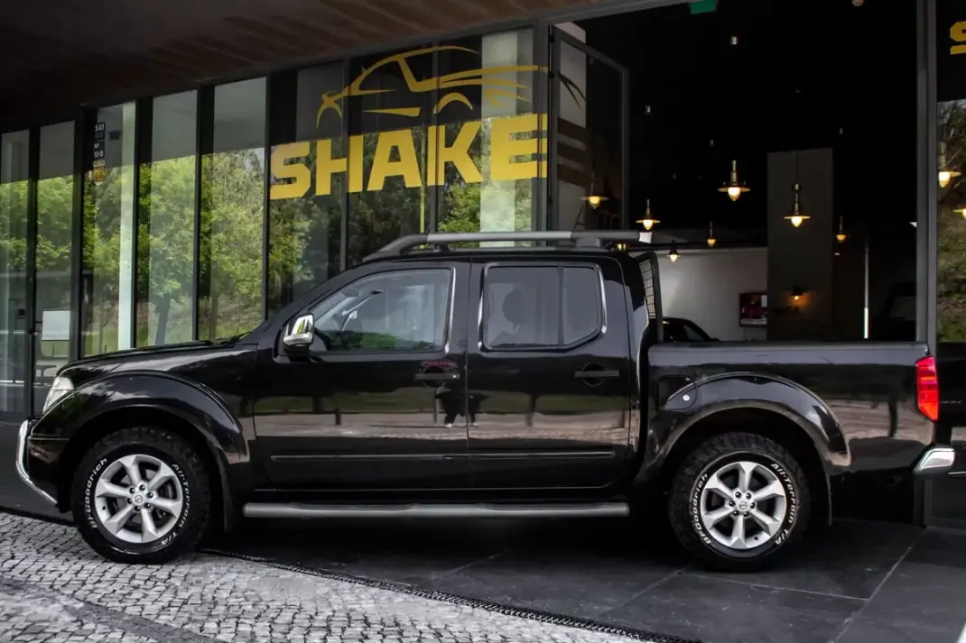 Nissan Navara 2010 - 21450 EUR, 253981 km - AUTO.MOTO.pt - 253981km - foto 4 de 33