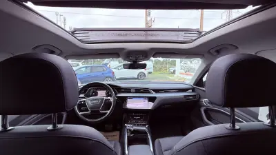 Audi e-tron Sportback 2020 - 31990 EUR, 80000 km - AUTO.MOTO.pt - 80000km - foto 28 de 43