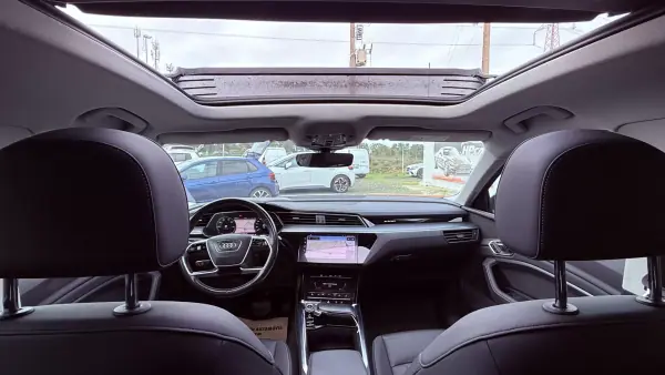 Audi e-tron Sportback 2020 - 31990 EUR, 80000 km - AUTO.MOTO.pt - 80000km - foto 28 de 43