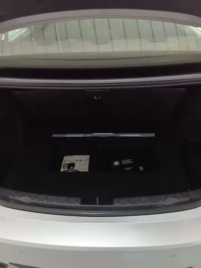 BMW 320 2014 - 15500 EUR, 265000 km - AUTO.MOTO.pt - 265000km - foto 14 de 20