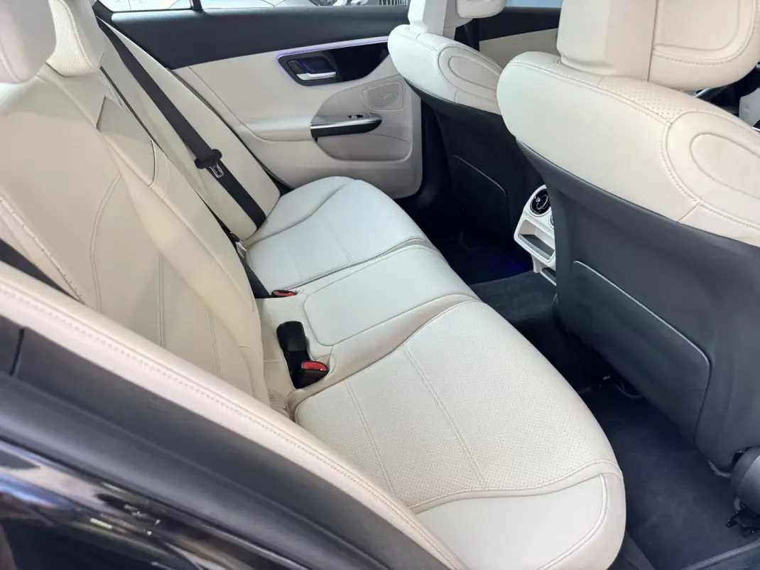 Mercedes-Benz C 220 2022 - 43500 EUR, 71400 km - 71400km - foto 21 de 36