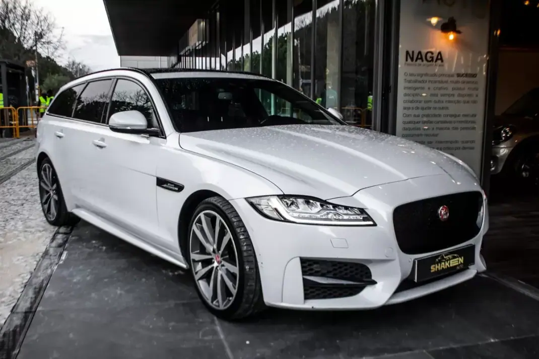 Jaguar XF Sportbrake 2019 - 23990 EUR, 147458 km - AUTO.MOTO.pt - 147458km - foto 6 de 45