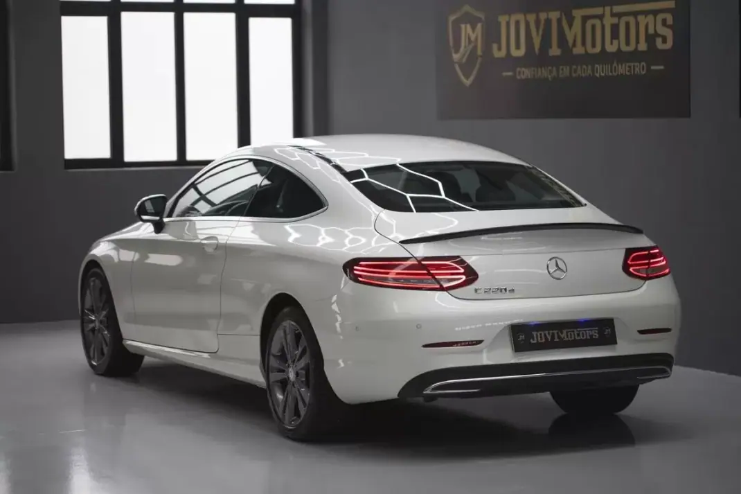 Mercedes-Benz C 220 2017 - 26850 EUR, 184333 km - AUTO.MOTO.pt - 184333km - foto 16 de 17