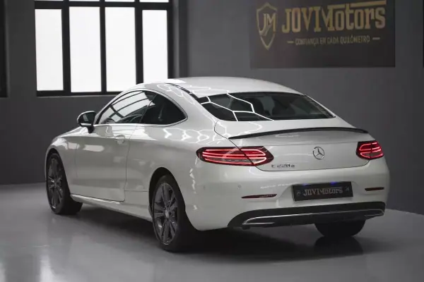 Mercedes-Benz C 220 2017 - 24999 EUR, 184333 km - AUTO.MOTO.pt - 184333km - foto 16 de 17