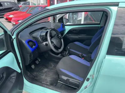 Citroën C1 2020 - 10947 EUR, 58000 km - AUTO.MOTO.pt - 58000km - foto 8 de 17