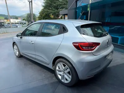 Renault Clio 2021 - 14900 EUR, 122000 km - AUTO.MOTO.pt - 122000km - foto 2 de 12
